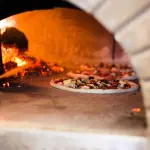 Pizza napoletana fatta in casa: trucchi e segreti