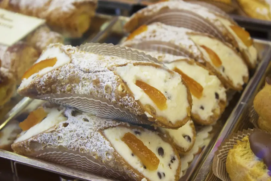 Cannoli siciliani: ricetta originale con ricotta