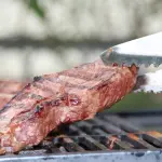 Bistecche di maiale con rosmarino croccanti