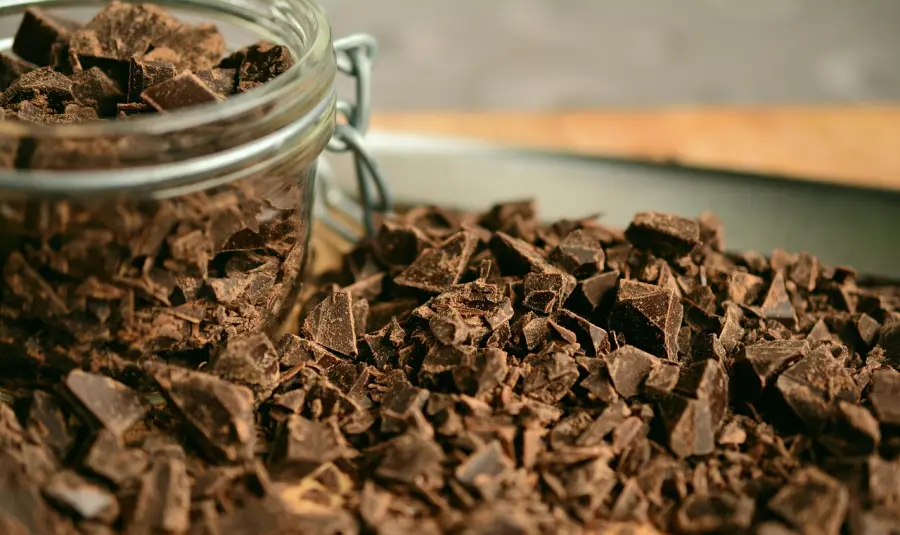 Liquore al cioccolato: una preparazione artigianale dal carattere avvolgente