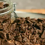 Liquore al cioccolato: una preparazione artigianale dal carattere avvolgente