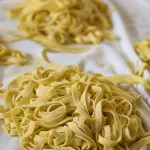 Pasta fatta in casa: l’arte di un impasto che racconta tradizione e precisione